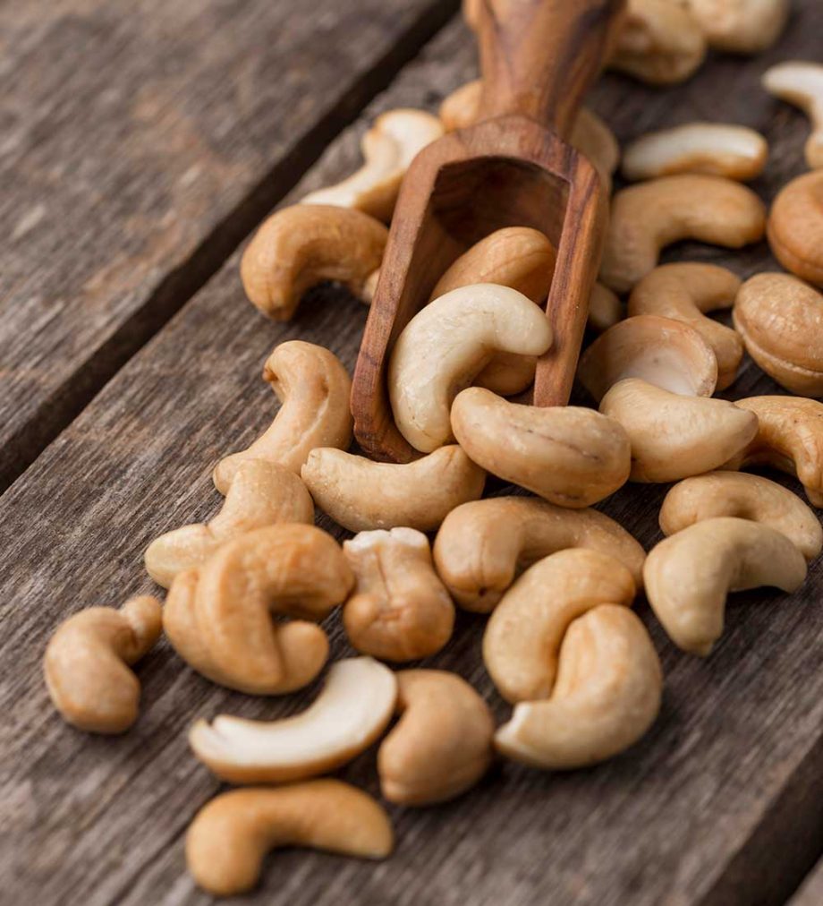 Mixed whole Cashew